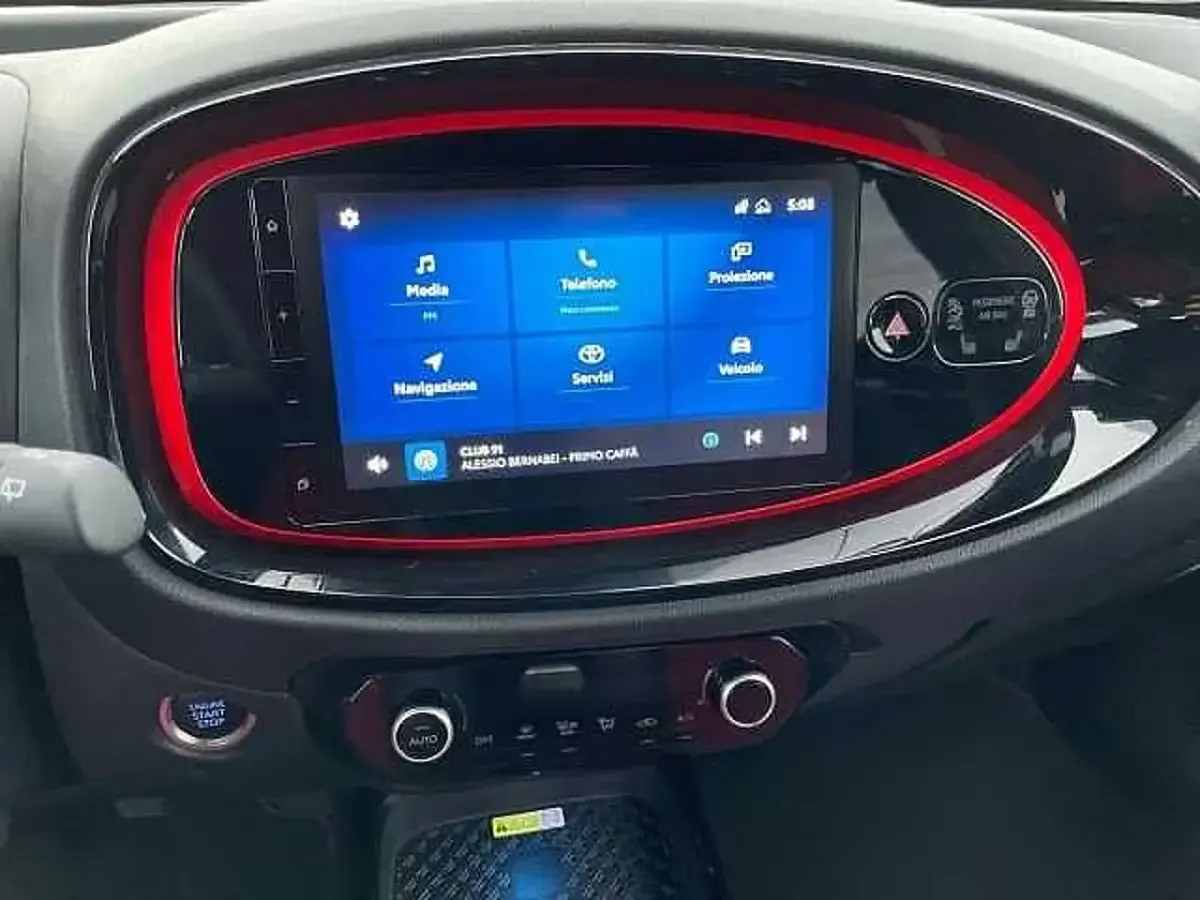 Usata Toyota Aygo Limited 72 CV (52 kW) 2022 Verde Utilitaria