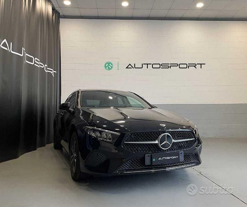Nero Usata 2023 Mercedes A200 Advanced Plus Berlina | 29.900 € (Super prezzo) - Immagine 1/4