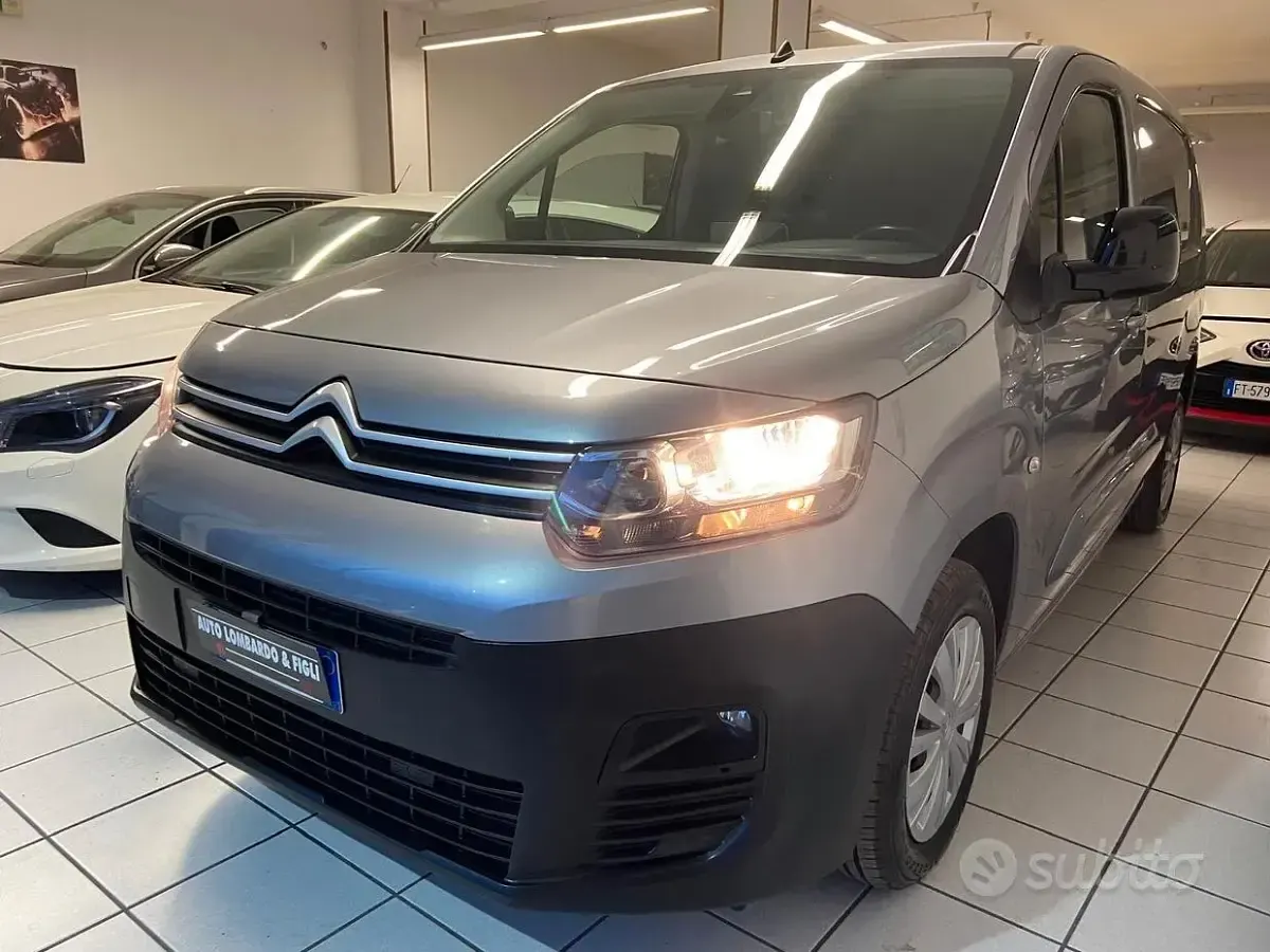 Usata Citroën Berlingo 131 CV (96 kW) 2021 Grigio Monovolume