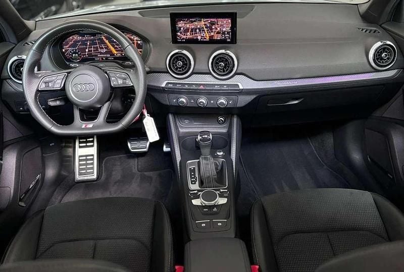 Usata Audi Q2 Ambiente 190 CV (139 kW) 2022 Grigio SUV