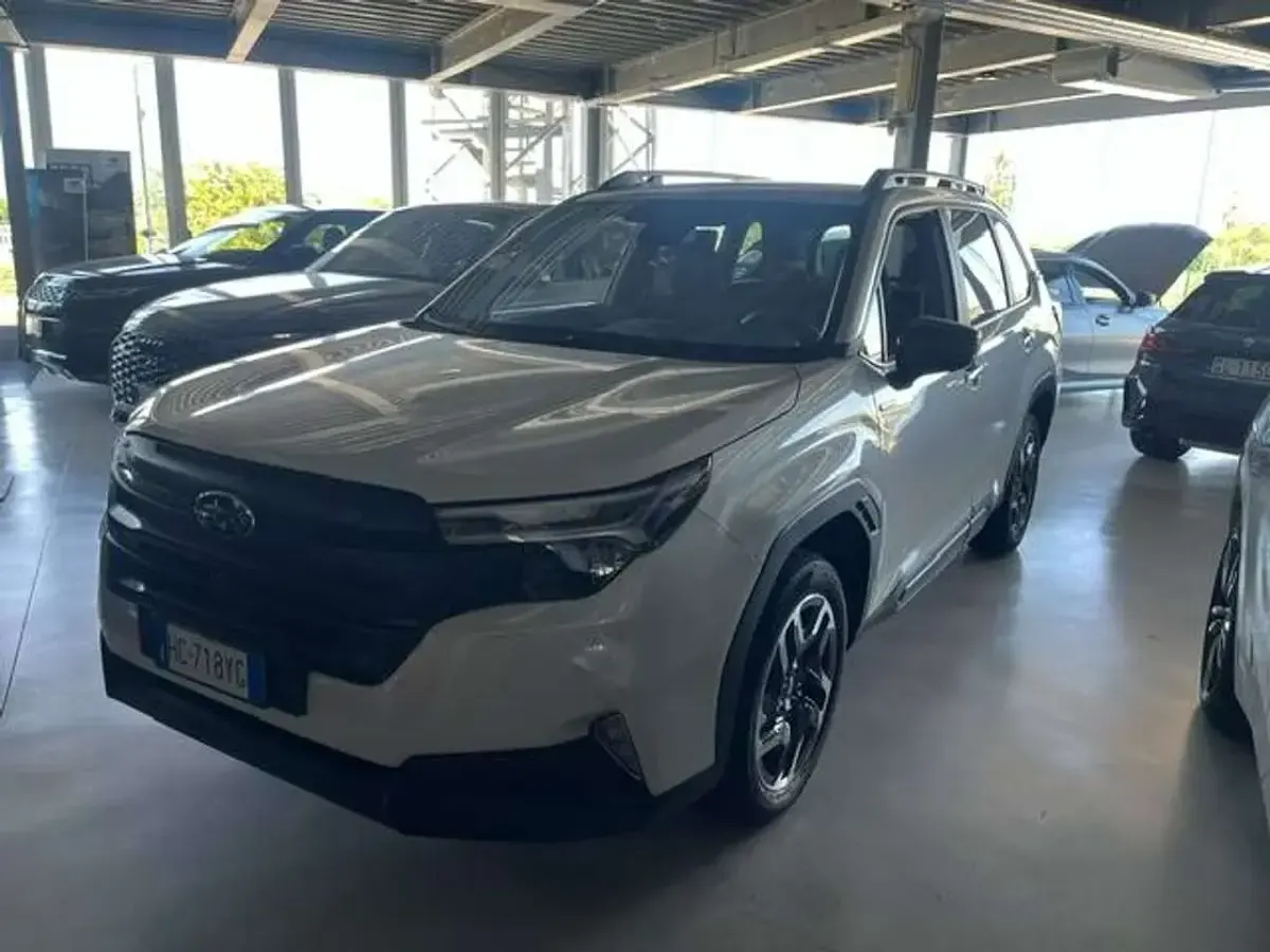 Nuova Subaru Forester Style 136 CV (100 kW) 2026 Bianco SUV