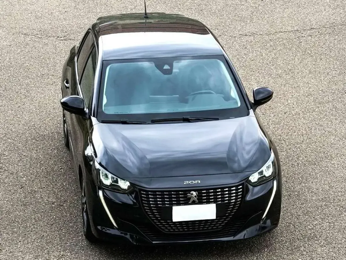 Begagnad Peugeot 208 GT 101 HK (74 kW) 2023 Svart Halvkombi