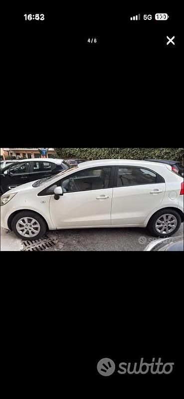 Usata Kia Rio 75 CV (55 kW) 2012 Bianco Utilitaria
