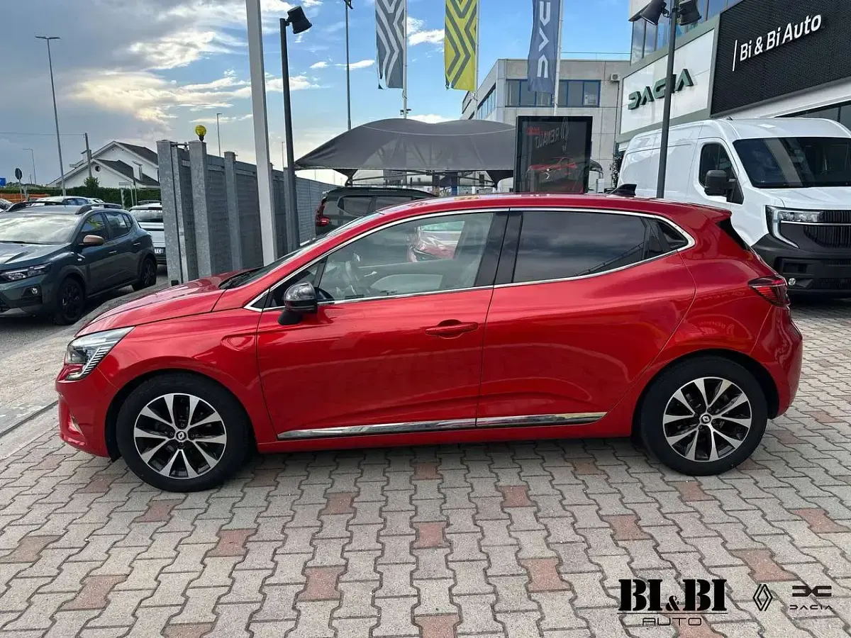 Usata Renault Clio V Techno 101 CV (74 kW) 2023 Rosso passion Berlina