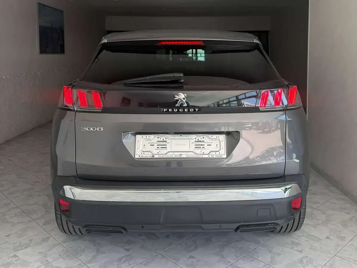 Usata Peugeot 3008 Allure 131 CV (96 kW) 2022 Grigio SUV