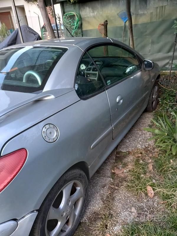 Usata Peugeot 206 CC 2005 Grigio Cabrio