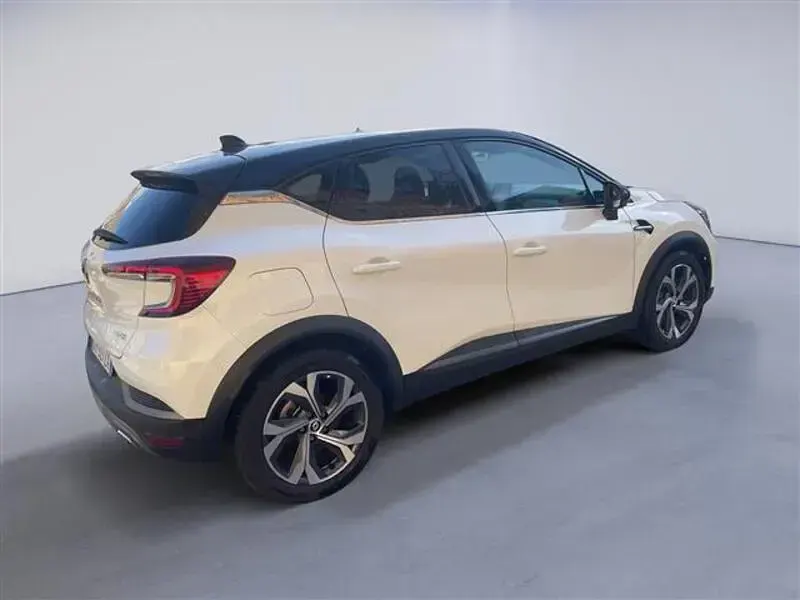 Usata Renault Captur RS Line 145 CV (106 kW) 2022 Bianco SUV