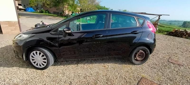 Usata Ford Fiesta 82 CV (60 kW) 2010 Blu/azzurro Utilitaria
