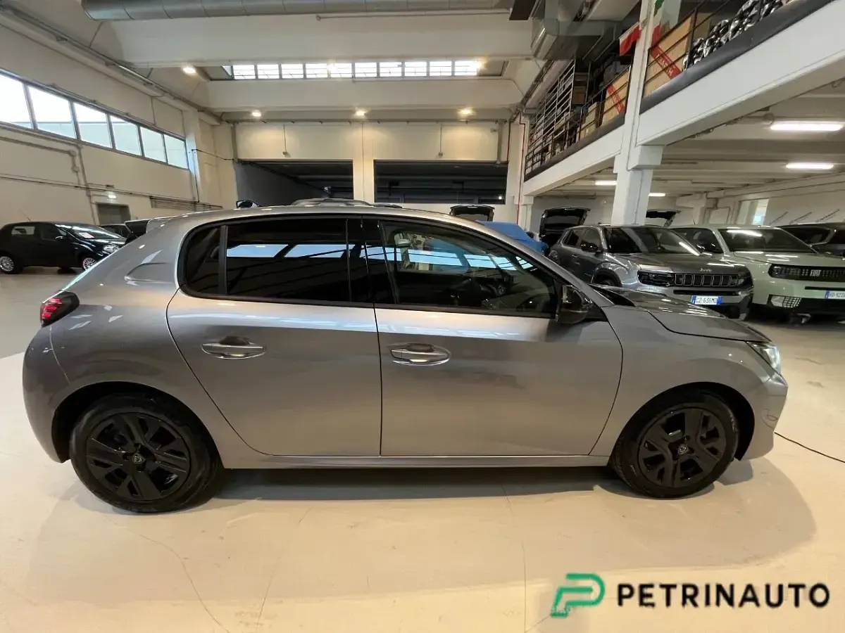 Usata Peugeot 208 101 CV (74 kW) 2025 Grigio Utilitaria
