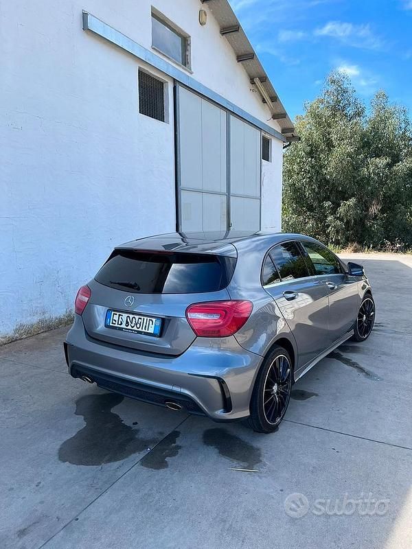 Usata Mercedes A180 AMG 122 CV (89 kW) 2013 Grigio Berlina