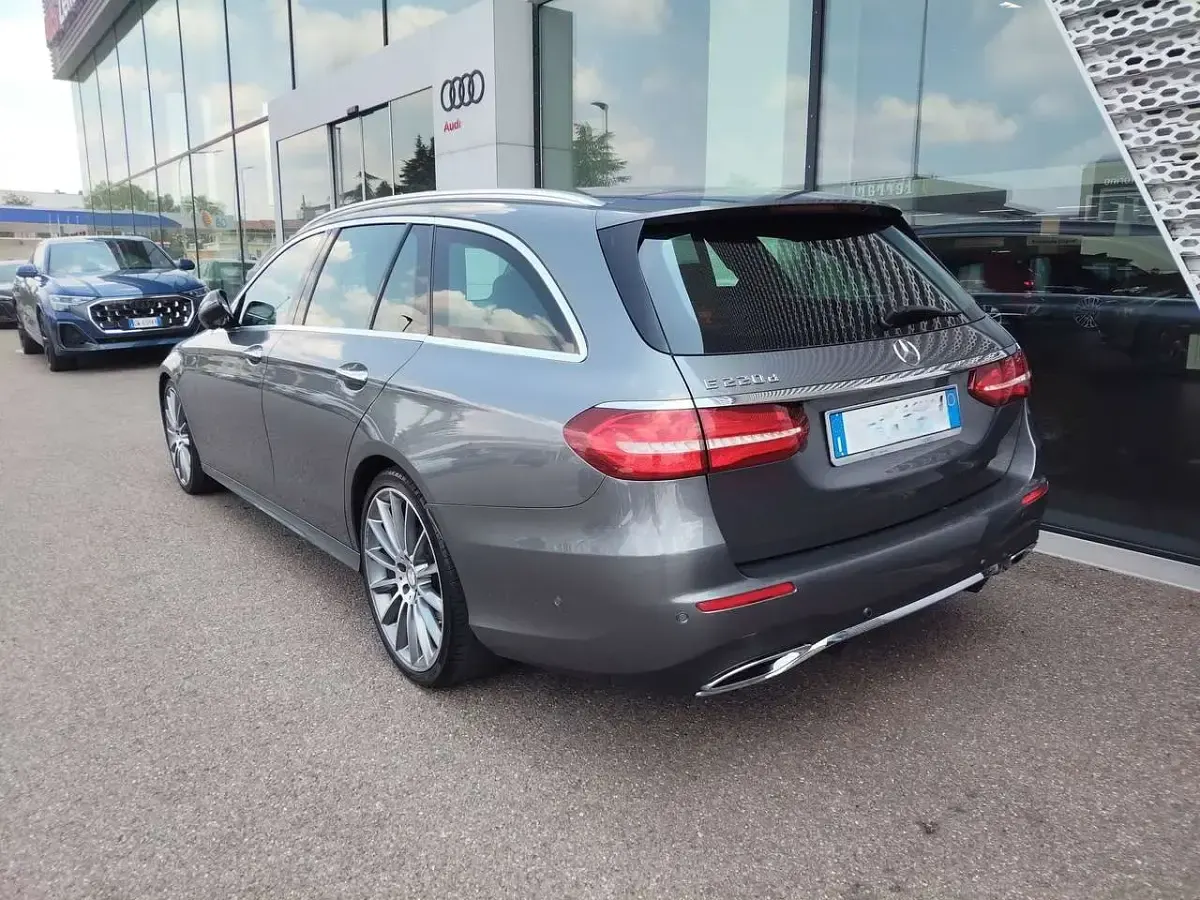 Usata Mercedes E220 Premium Plus 194 CV (142 kW) 2016 Other Station wagon