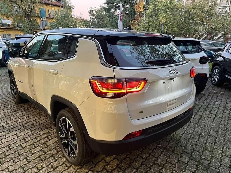 Nuova Jeep Compass Altitude 131 CV (96 kW) 2025 Bianco / tetto nero SUV