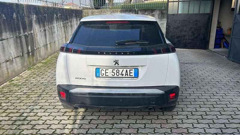 Usata Peugeot 2008 Allure 102 CV (75 kW) 2021 SUV