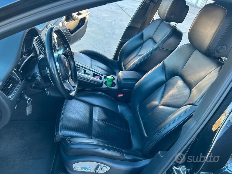 Usata Porsche Macan 250 CV (183 kW) 2015 Nero SUV