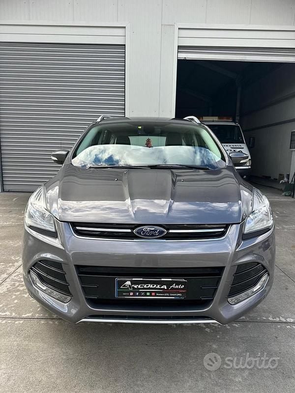 Usata Ford Kuga Titanium 140 CV (102 kW) 2014 Grigio SUV