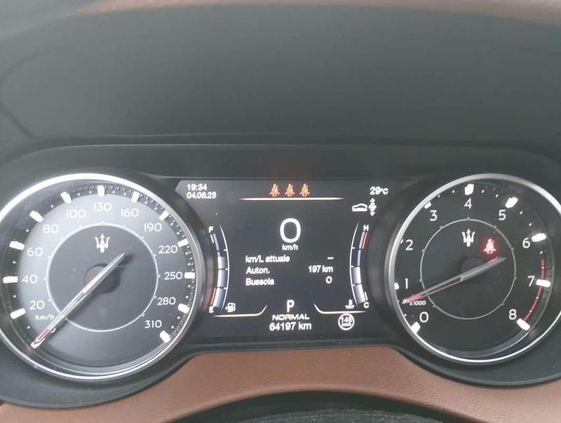 Usata Maserati Levante 349 CV (256 kW) 2021 Grigio SUV