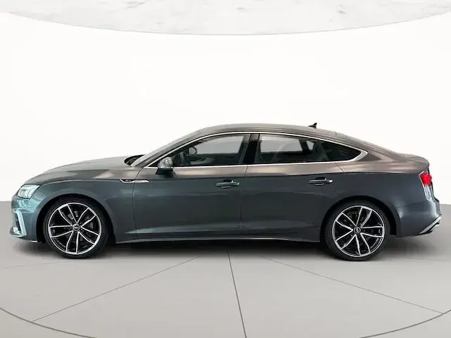 Usata Audi A5 Sportback S-Line 204 CV (150 kW) 2021 Grigio daytona perla Utilitaria