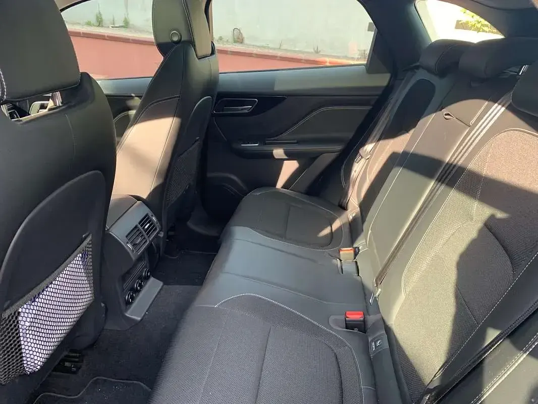 Usata Jaguar F-Pace R-Sport 179 CV (131 kW) 2019 Nero SUV