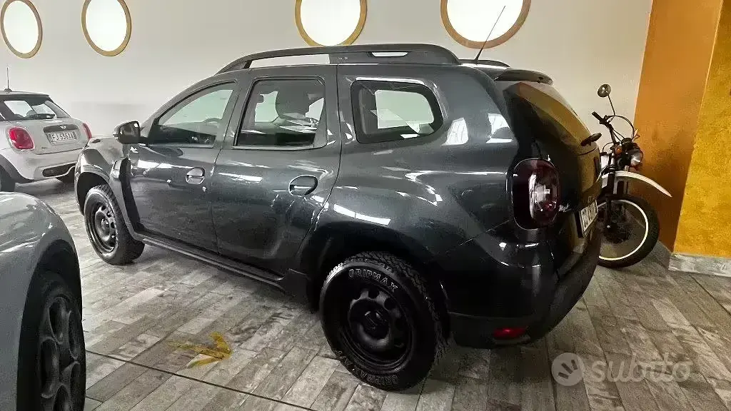 Usata Dacia Duster Essentiel 101 CV (74 kW) 2020 Grigio SUV
