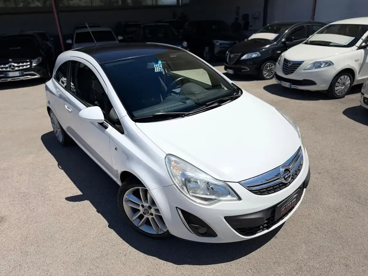 Usata Opel Corsa 95 CV (69 kW) 2012 Bianco Utilitaria