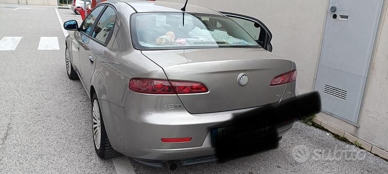 Usata Alfa Romeo 159 150 CV (110 kW) 2009 Grigio Berlina