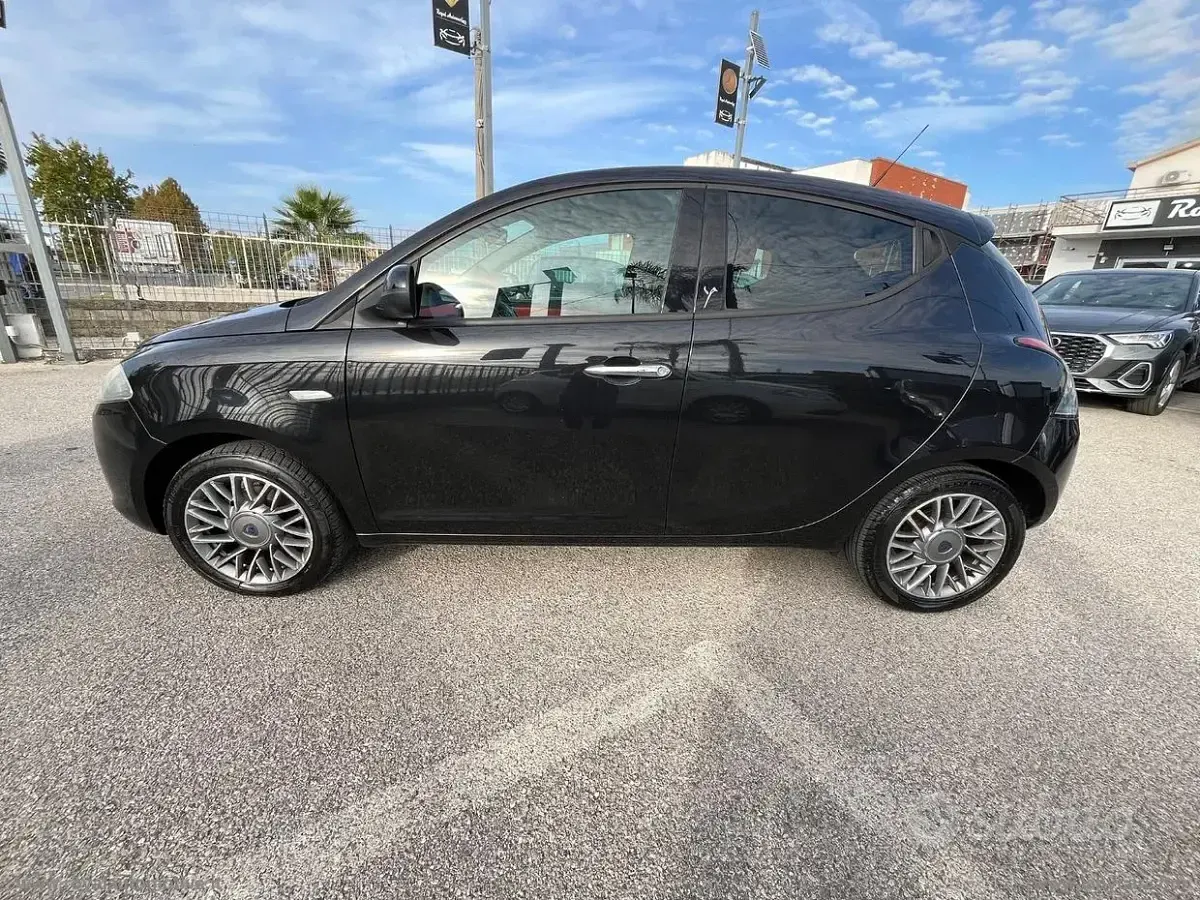 Usata Lancia Ypsilon S 69 CV (50 kW) 2012 Nero Utilitaria