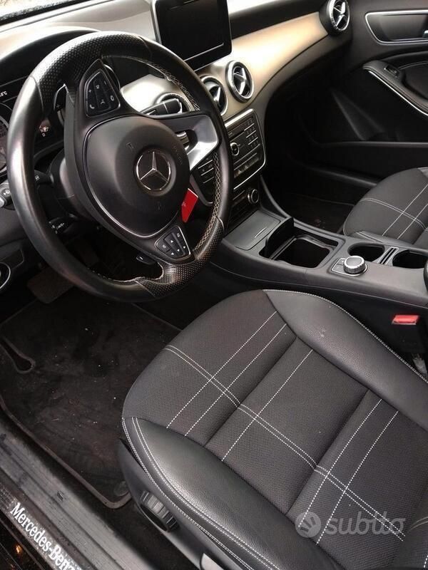 Usata Mercedes CLA200 Premium 136 CV (100 kW) 2015 Nero Station wagon