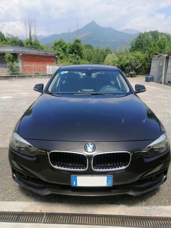 Usata BMW 318 150 CV (110 kW) 2016 Nero Station wagon