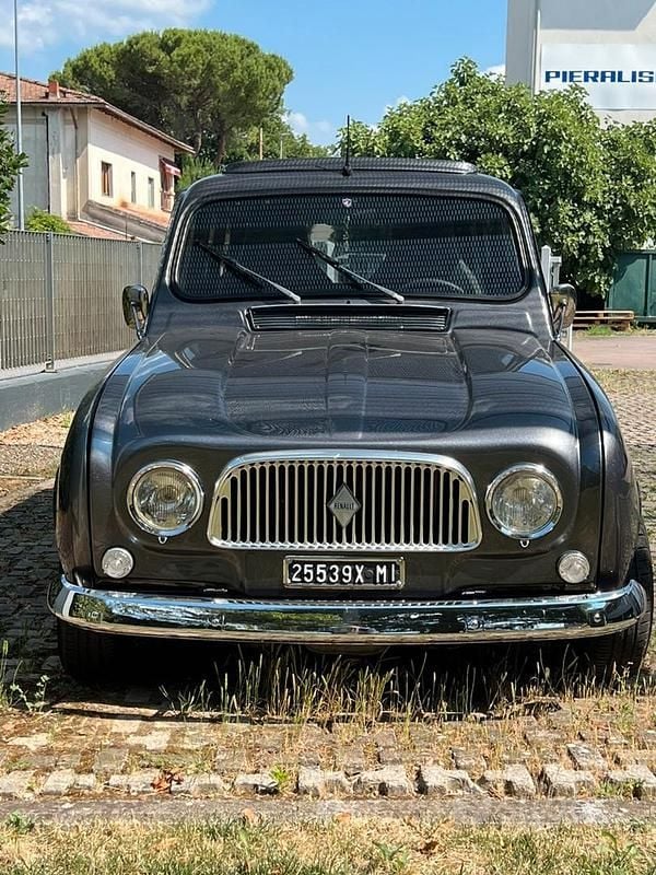 Usata Renault R4 34 CV (25 kW) 1985 Grigio Utilitaria