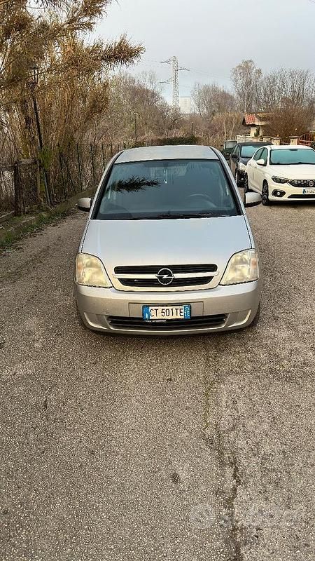 Usata Opel Meriva 90 CV (66 kW) 2005 Grigio Monovolume