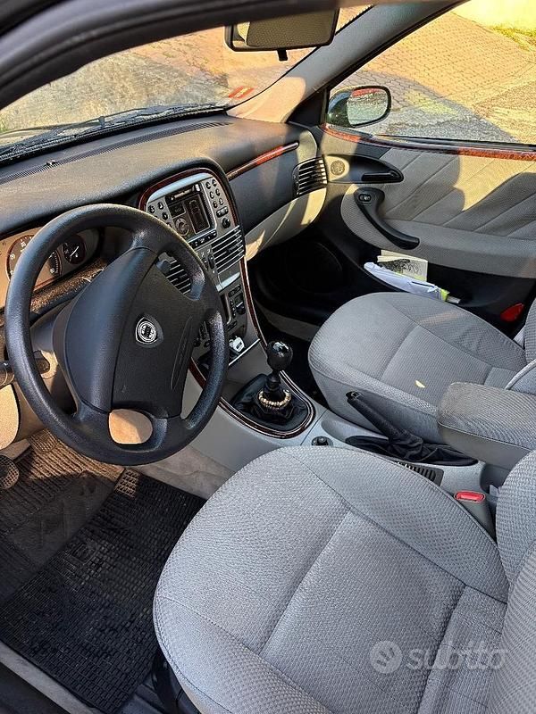 Usata Lancia Lybra 116 CV (85 kW) 2002 Nero