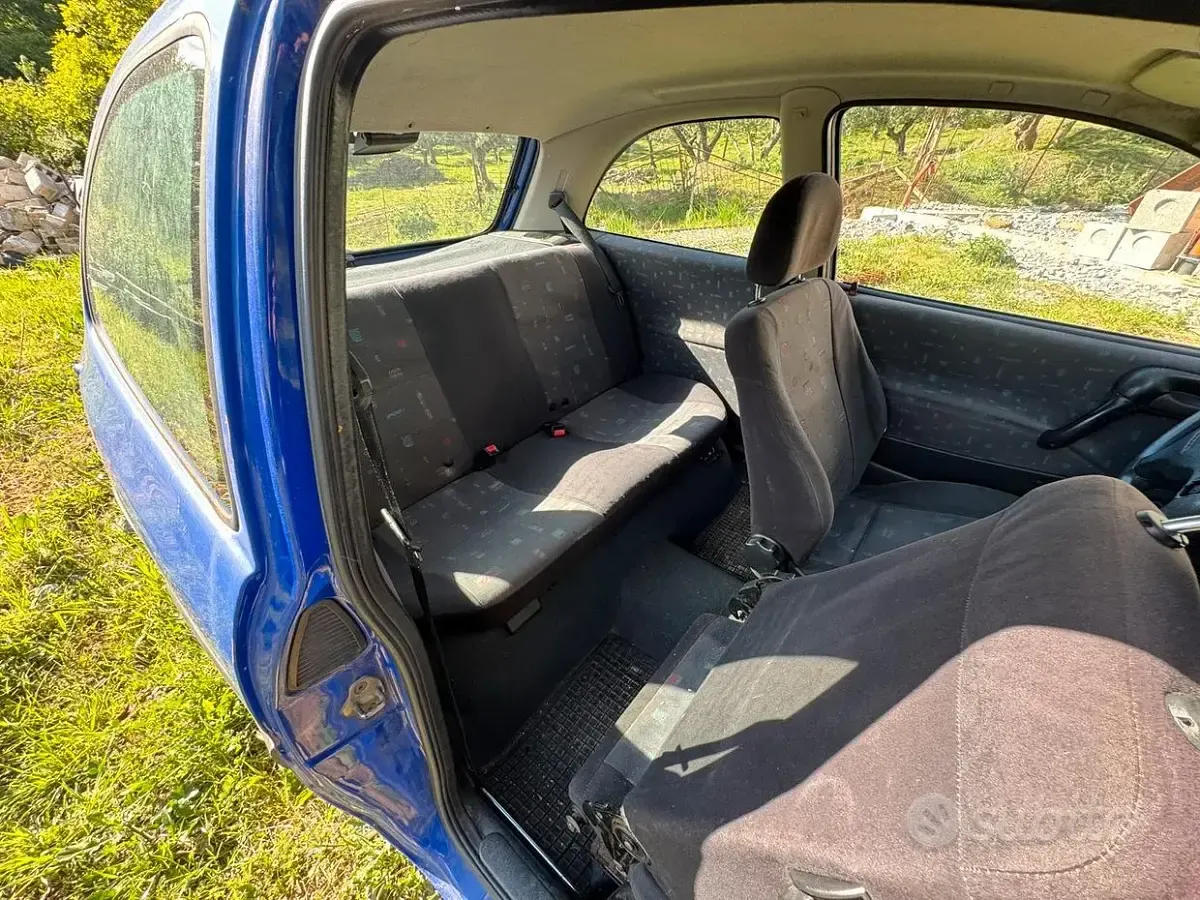 Usata Opel Corsa 54 CV (39 kW) 1999 Blu Utilitaria