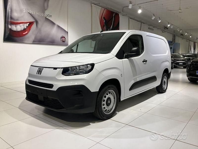 Bianco Nuova 2025 Fiat Doblò Monovolume | 23.000 € - Immagine 1/4