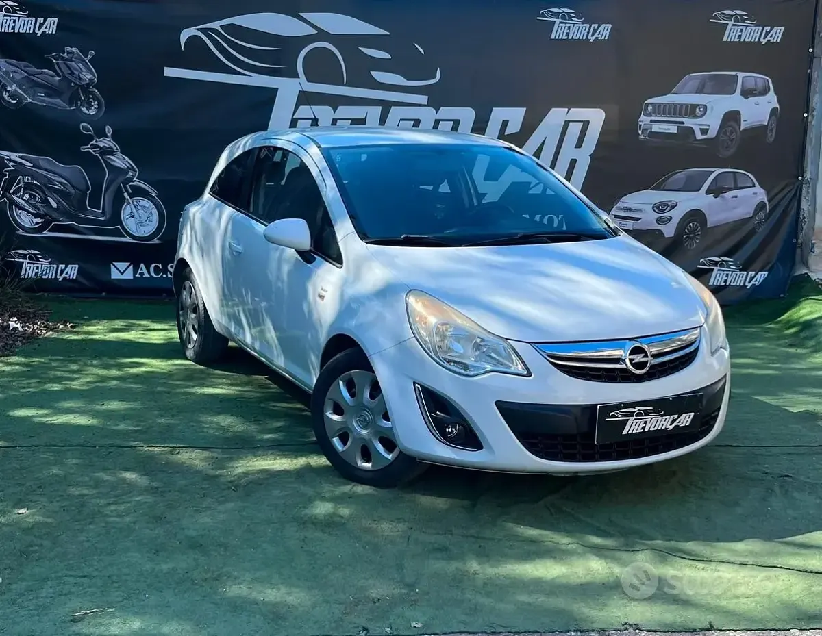 Usata Opel Corsa 86 CV (63 kW) 2012 Bianco Utilitaria