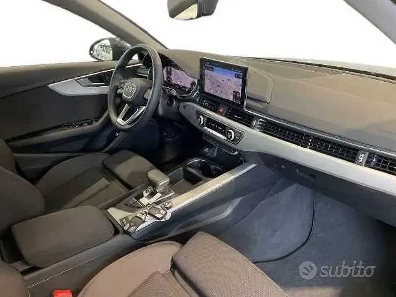 Usata Audi A4 Comfort 150 CV (110 kW) 2024 Grigio Station wagon