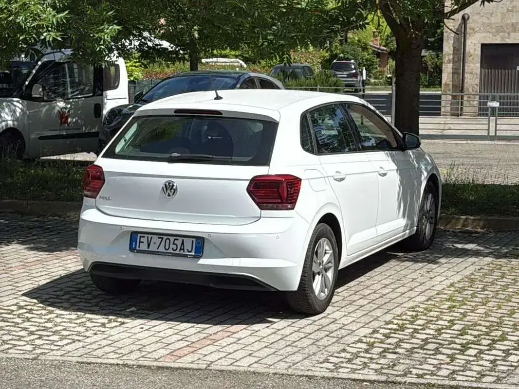 Usata VW Polo 80 CV (58 kW) 2019 Bianco Utilitaria