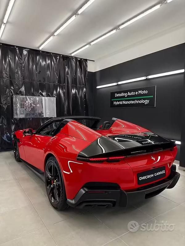 Usata Ferrari 12 Cilindri 830 CV (610 kW) 2025 Rosso corsa Cabrio