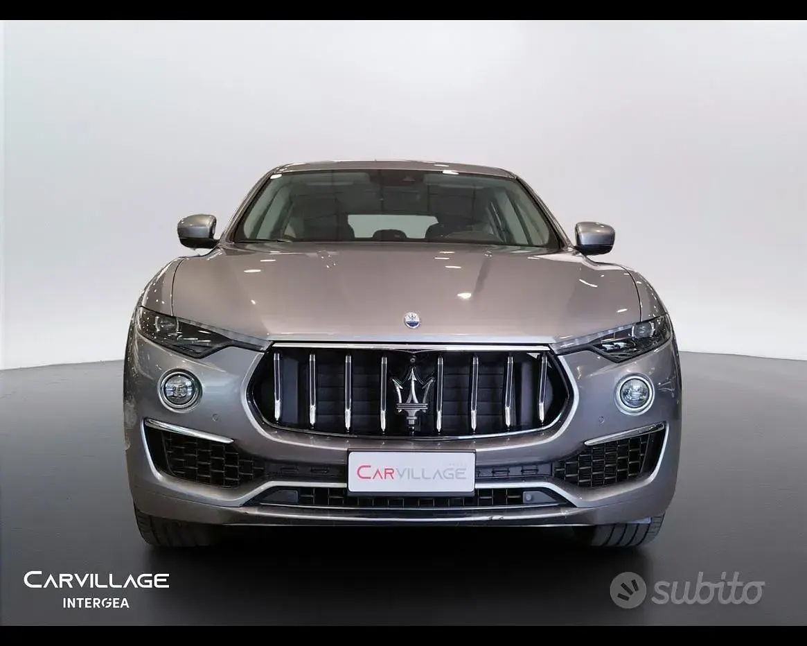 Usata Maserati Levante 330 CV (242 kW) 2022 Grigio SUV