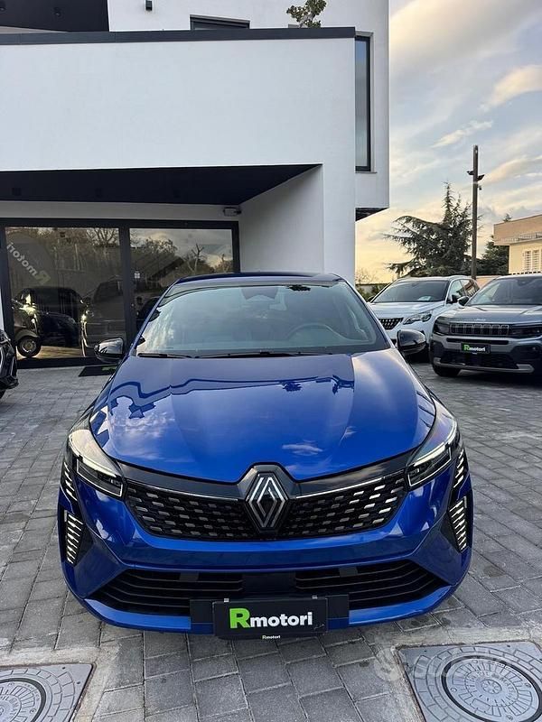 Usata Renault Clio V Techno 91 CV (66 kW) 2025 Blu Berlina
