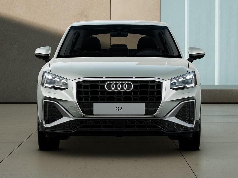 Nuova Audi Q2 S-Line 2026 Argento cavo metallizzato SUV