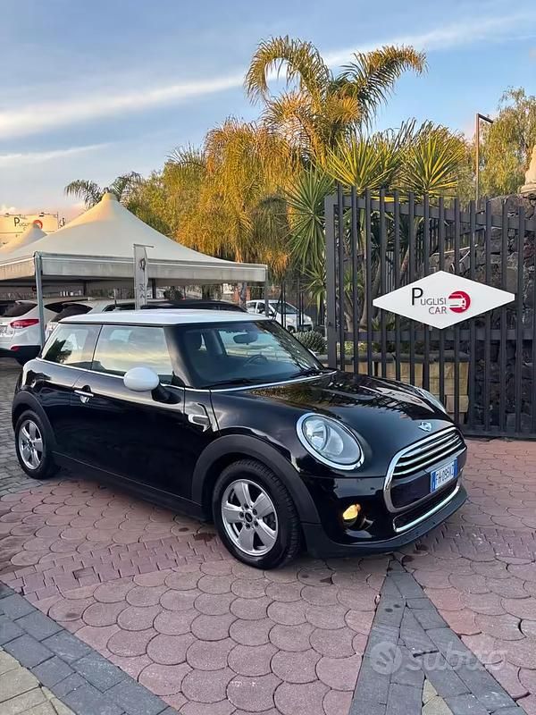 Usata Mini Cooper D 115 CV (84 kW) 2017 Nero Utilitaria