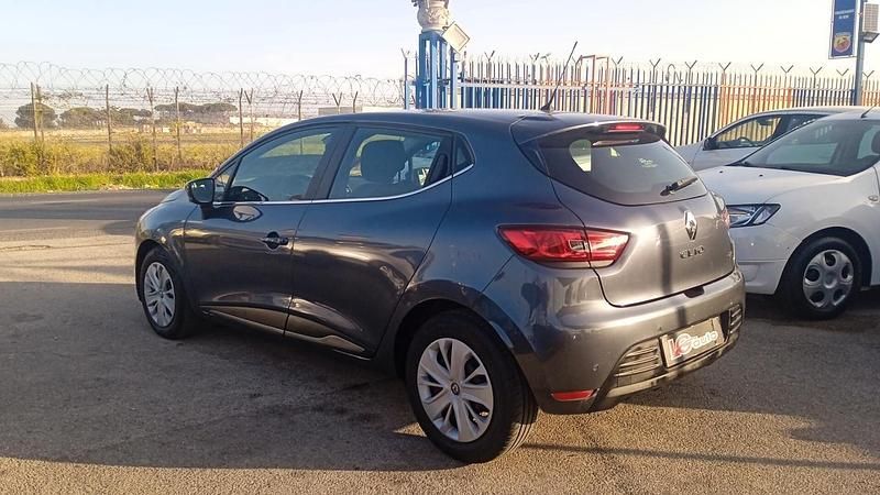 Usata Renault Clio IV 75 CV (55 kW) 2017 Grigio Berlina