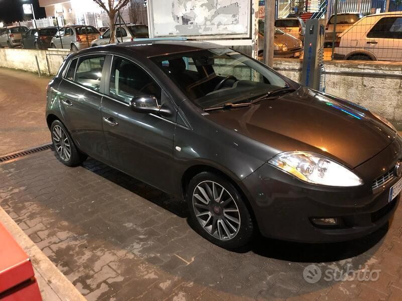 Grigio Usata 2010 Fiat Bravo Due volumi | 4500 € (Molto cara) - Immagine 1/4