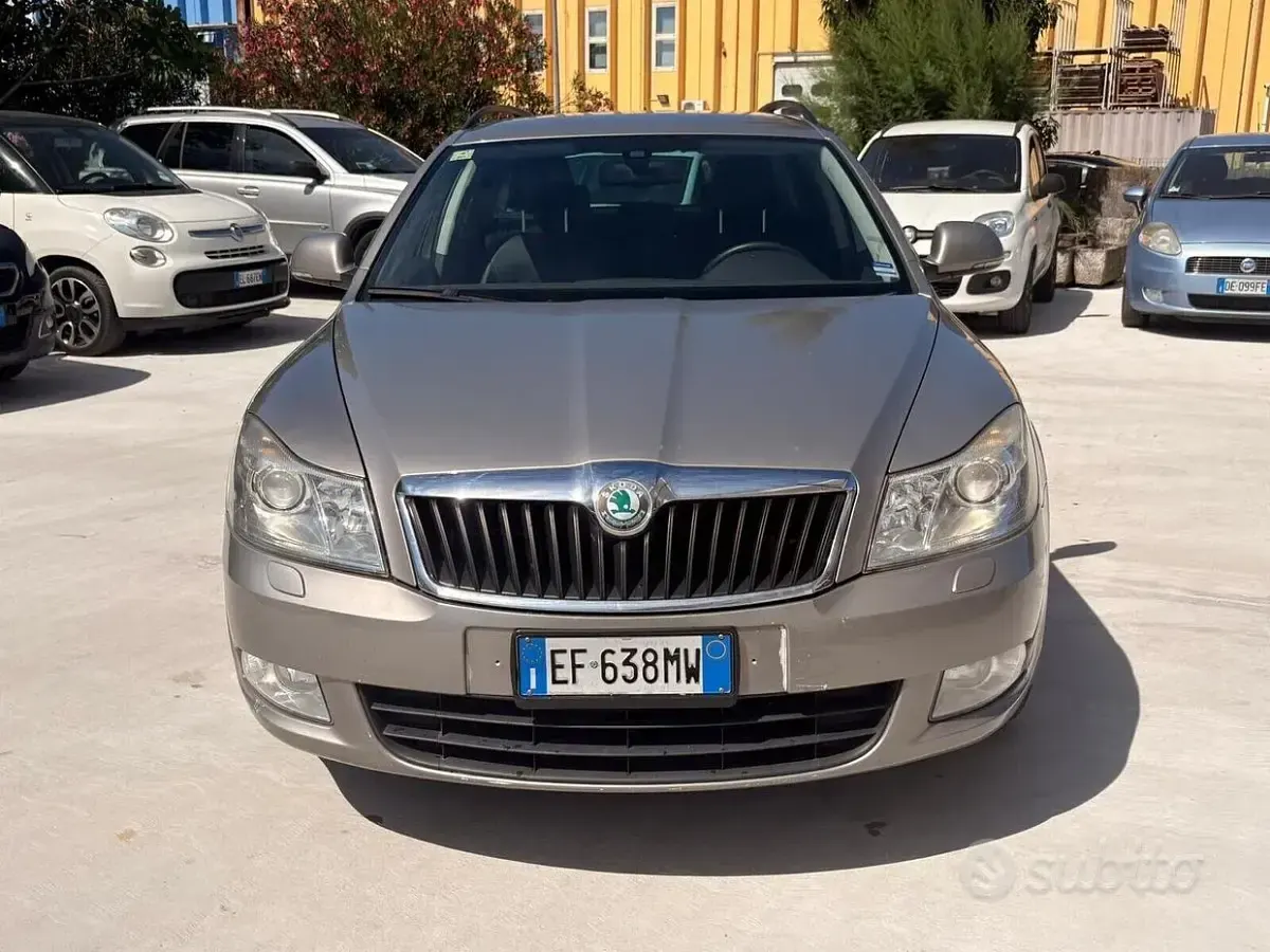 Usata Skoda Octavia 140 CV (102 kW) 2010 Beige Station wagon
