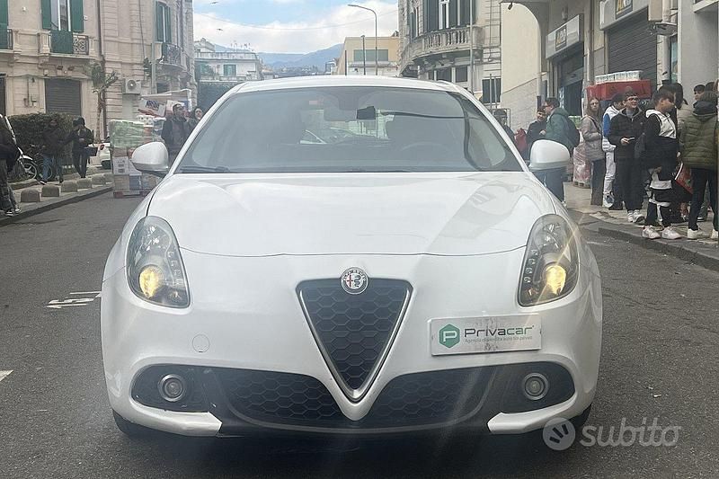 Usata Alfa Romeo Giulietta 120 CV (88 kW) 2018 Bianco Utilitaria
