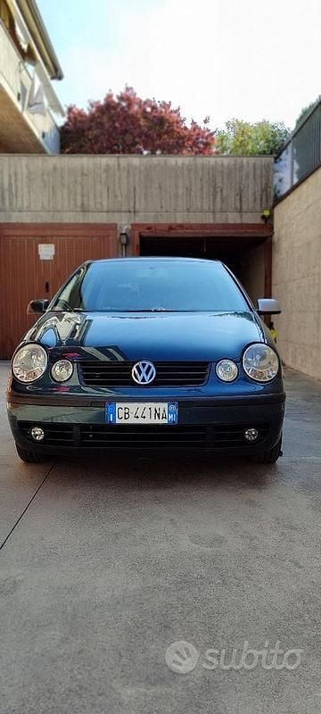Verde Usata 2002 VW Polo Tre volumi | 2990 € (Cara) - Immagine 1/4