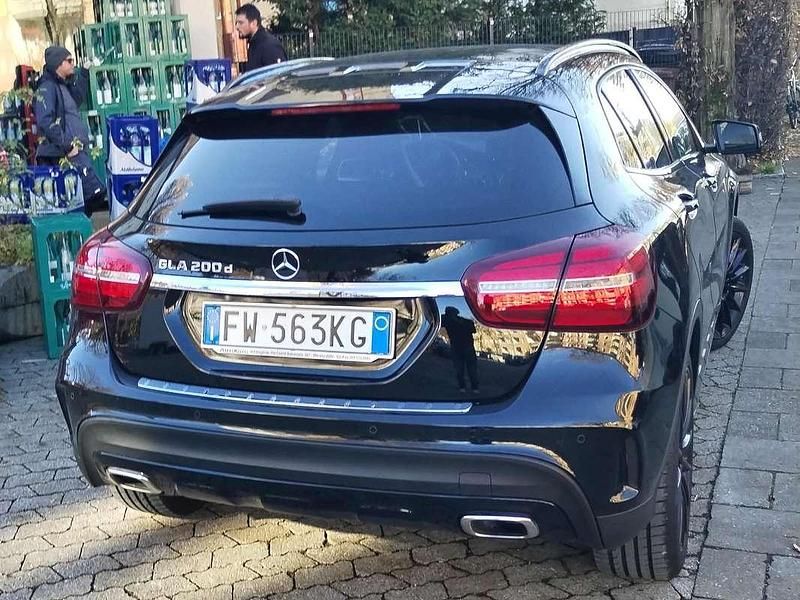 Usata 2019 Mercedes GLA200 Edition SUV | 21.000 € (Buon prezzo) - Immagine 1/4