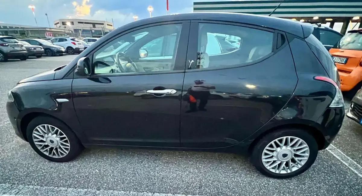 Usata Lancia Ypsilon S 95 CV (69 kW) 2014 Nero Utilitaria
