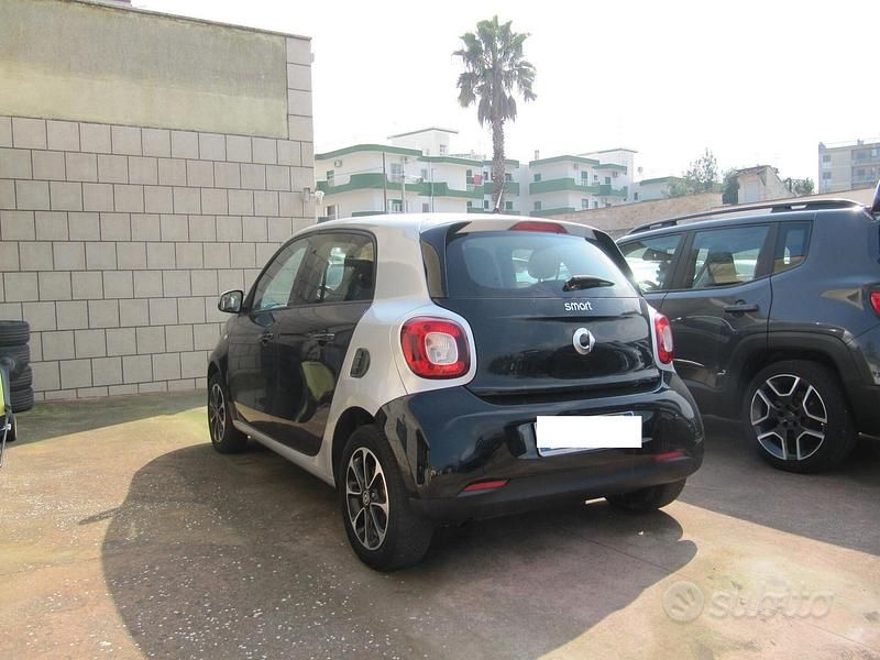 Usata Smart ForFour Prime 70 CV (51 kW) 2015 Nero Utilitaria