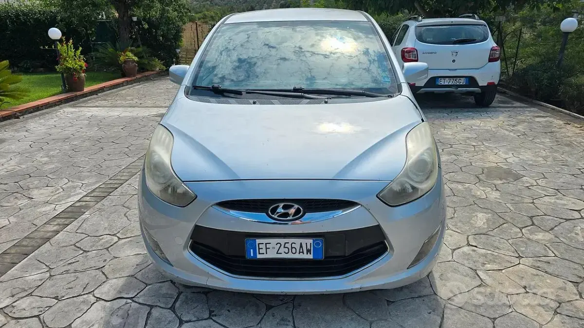 Usata Hyundai ix20 90 CV (66 kW) 2010 Grigio Utilitaria